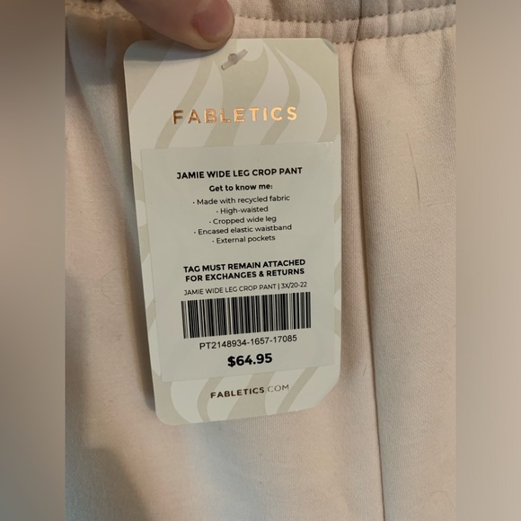 Fabletics Wide Leg Crop Pants - NWT - Picture 3 of 4